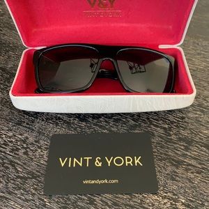 Vint & York The Great Sunglasses - Jet Black